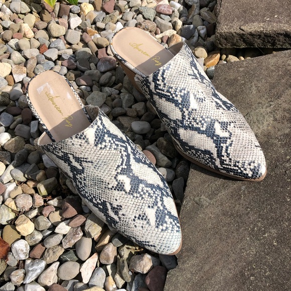 American Rag Mules - Picture 2 of 4